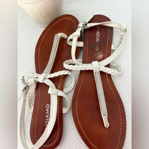 Andiamo Women's White Rhinestone Sandals